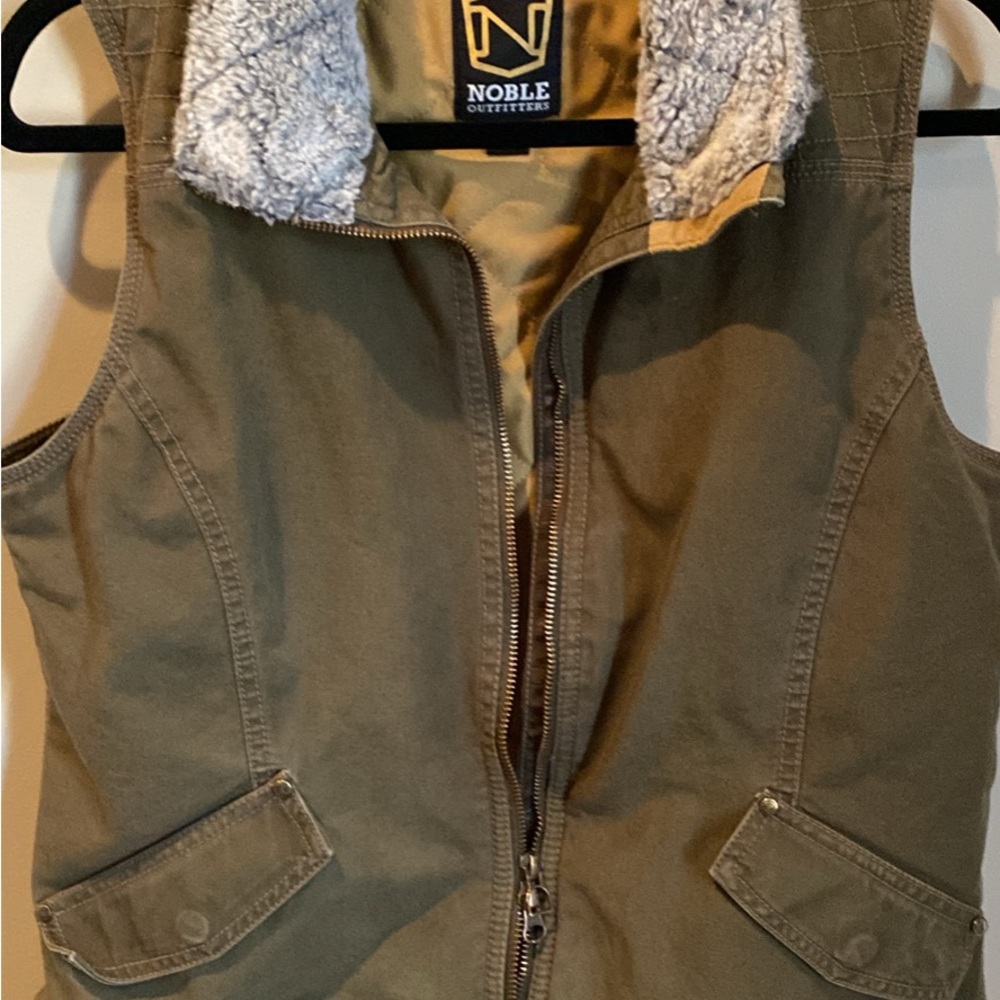 Noble Outfitters Olive Green Vest women’s medium
